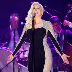 Kellie Pickler Returns to the Stage for First Time Since Husband’s Death: ‘I Know He Is Here’