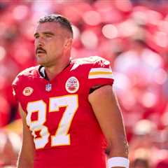 Travis Kelce Re-Signs With the Kansas City Chiefs