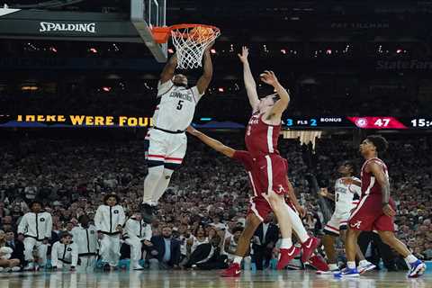 March Madness: Stephon Castle puts on show in UConn’s Final Four win
