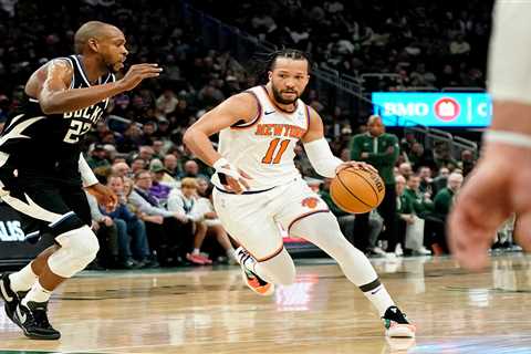 Jalen Brunson outduels Giannis Antetokounmpo as Knicks topple Bucks for statement win