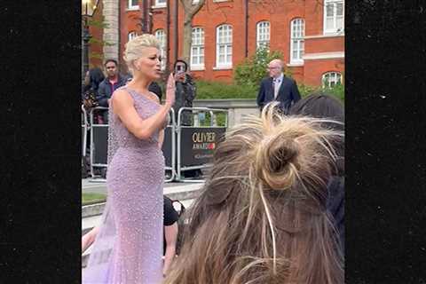 Hannah Waddingham Lashes Out at Photog Asking Her To Show Some Leg
