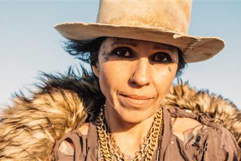 Linda Perry Opens Up About Her Arduous Work Ethic in ‘Let It Die Here’ Trailer: ‘I Don’t Know How..