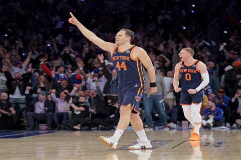 Knicks’ Bojan Bogdanovic comes up big off bench while battling sore wrist
