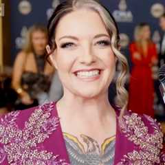 Ashley McBryde On Honoring Kris Kristofferson, Says There “Ain’t Enough Cowboy Songs” | CMA..