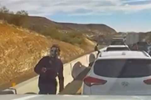 Michael Myers Prankster Scares Arizona Drivers Stuck in Nightmare Traffic, on Video