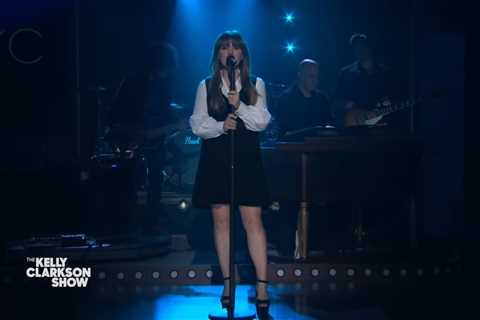 Kelly Clarkson Kellyoke Cover of Lady Gaga’s ‘Always Remember Us This Way’ Will Blow Your Mind