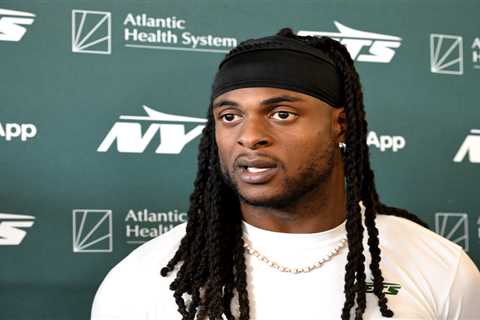 Jets’ Davante Adams set to play after overcoming grueling stomach bug