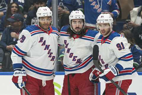 Key line shows off chemistry as energized Rangers beat Canucks