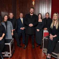 Chris Young Signs With Black River Entertainment