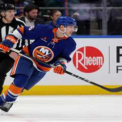 Scott Perunovich has strong debut in Islanders’ win: ‘really good game’