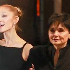 Ariana Grande and Mom Joan Enjoy Late Night Out Together