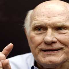 Terry Bradshaw reveals his desired retirement timeline from Fox Sports: ‘That’s pushing it’