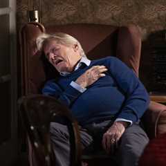 Ken Barlow rushed to hospital after collapsing in agony in dramatic Coronation Street scenes