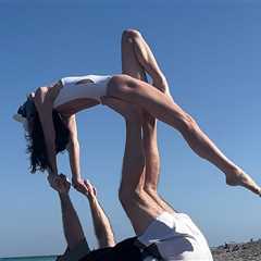 Bill Belichick, GF Jordon Hudson Perform Acrobatic Stunts on Beach