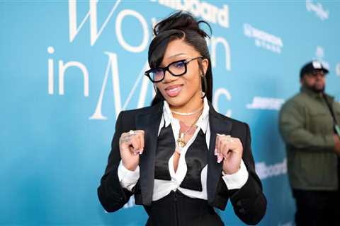 GloRilla Wins Powerhouse Award at Billboard Women in Music 2025