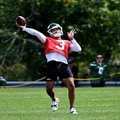 Jets QB Jordan Travis retires from football due to gruesome injury one year after being drafted