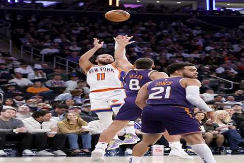 Knicks show flaws they still need to iron out despite win over Suns in Jalen Brunson’s return
