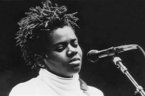 Tracy Chapman’s Debut Album Hits Top 10 on Billboard’s Album Sales Chart After Vinyl Reissue