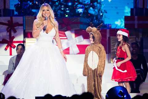 Mariah Carey Inadvertently Embarrasses Twins Moroccan & Monroe With Easter Family Photos