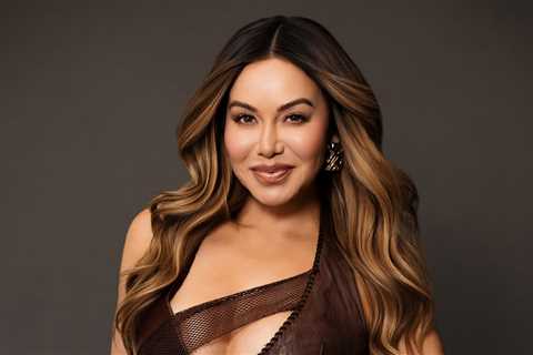 Chiquis Channels Her Roots & Power, Covers Mom Jenni Rivera at 2025 Billboard Latin Women in Music