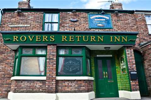 Analysis: Coronation Street Star Joins Rival Soap Amid Industry Shake-Up