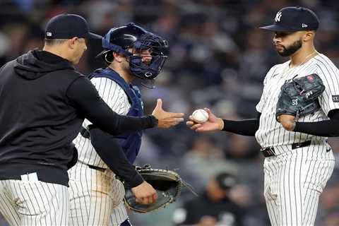 Aaron Boone leaves door open for Yankees closer change as Devin Williams struggles