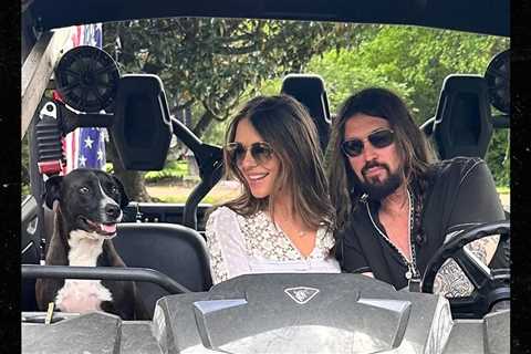 Elizabeth Hurley Posts Another Loved-Up Photo With Billy Ray Cyrus