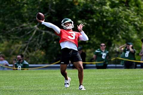 Jets QB Jordan Travis retires from football due to gruesome injury one year after being drafted