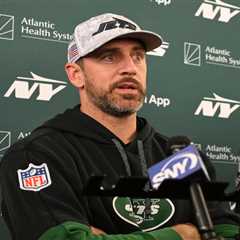 Steelers minority owner has ‘complex’ Aaron Rodgers jokes