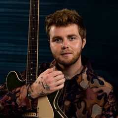 Is Alex Warren About to Make It an ‘Ordinary’ World Atop the Hot 100?