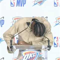 Shai Gilgeous-Alexander gets ‘so dramatic’ thanking wife in MVP speech
