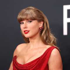 Taylor Swift Fans React to Pop Star’s AMAs Absence After Weeks of Hoping for an Announcement