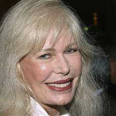 'M*A*S*H' Actress Loretta Swit Dies at Age 87