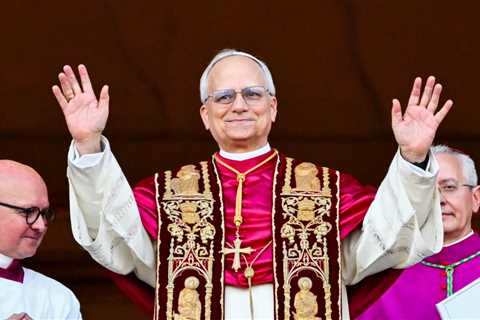 Take a Look at the Four Popes Who Have Charted on Billboard