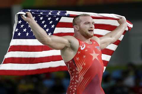 Olympic gold medalist Kyle Snyder arrested in prostitution sting