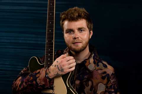 Is Alex Warren About to Make It an ‘Ordinary’ World Atop the Hot 100?