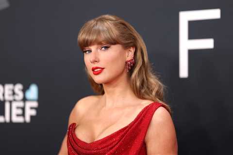 Taylor Swift Fans React to Pop Star’s AMAs Absence After Weeks of Hoping for an Announcement
