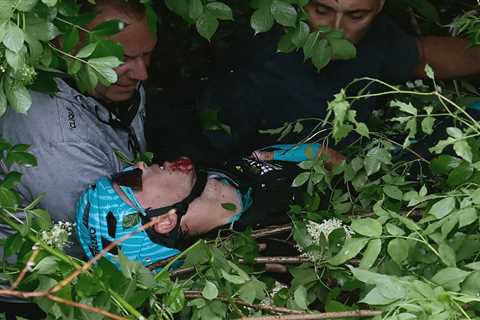 Italian cyclist falls off 50-foot hill into ravine in terrifying crash