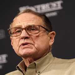 Suns co-owner Justin Ishbia reaches agreement to buy White Sox in MLB bombshell