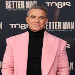 Robbie Williams Shocks Crowd With Surprise 5ive Reunion During London Stadium Show