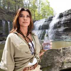 Shania Twain Stars in New Commercial for Clearly Canadian Sparkling Water: ‘It’s Pure Nostalgia in..