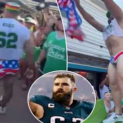 Jason Kelce strips down to American flag underwear at Eagles event