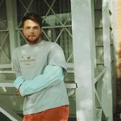 Alex Warren’s ‘Ordinary’ No. 1 on Billboard Hot 100 for Fourth Week