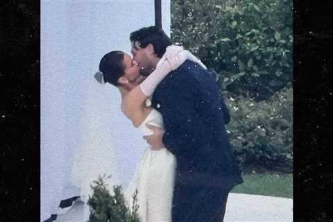 Hailee Steinfeld and Josh Allen Marry, Lock Lips in California Wedding