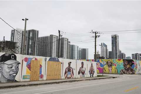 Jackie Robinson, Minnie Minoso mural vandalized in Miami