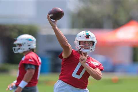‘Uneven’ Zach Wilson Dolphins showing fuels familiar concerns