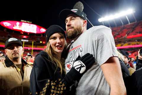 Taylor Swift and Travis Kelce Head to Florida for Stanley Cup Final