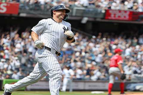 Yankees bats finally wake up to snap six-game skid in rainy, sweltering Bronx