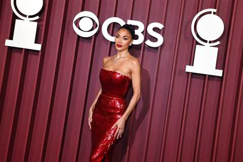 Nicole Scherzinger Gives Surprise ‘Buttons’ Performance at Broadway Bares