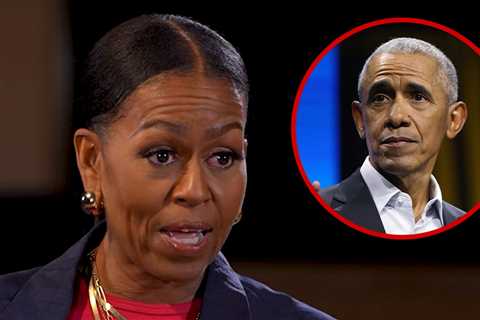 Michelle Obama Says Public Can't Expect to See Life With Barack on Socials